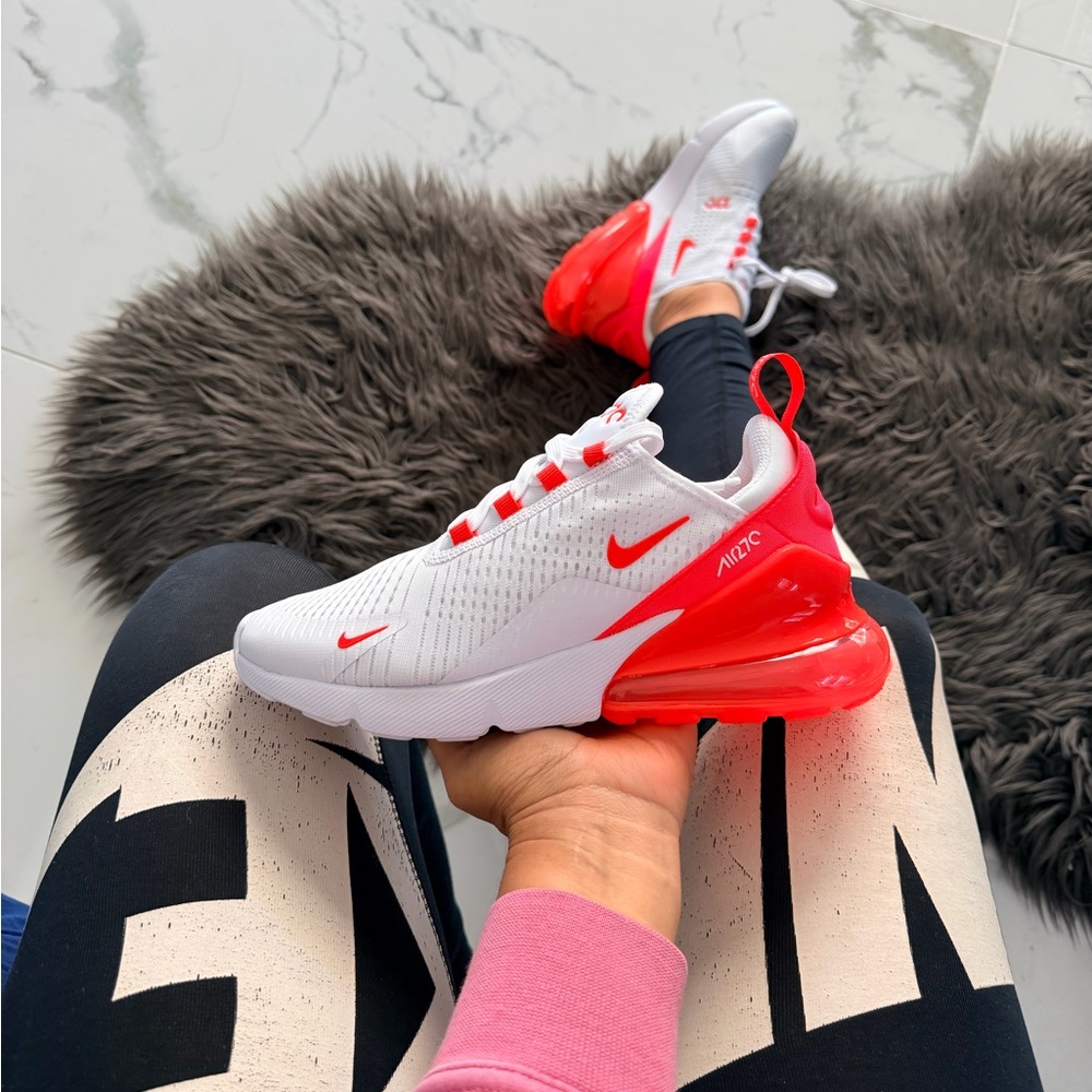 Nike Air Max 270 - Picture 2 of 10